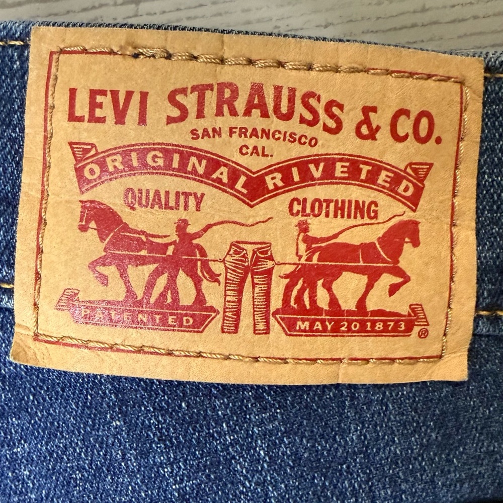 Levi's Women's Medium Wash Bootcut Jeans - Picture 6 of 12